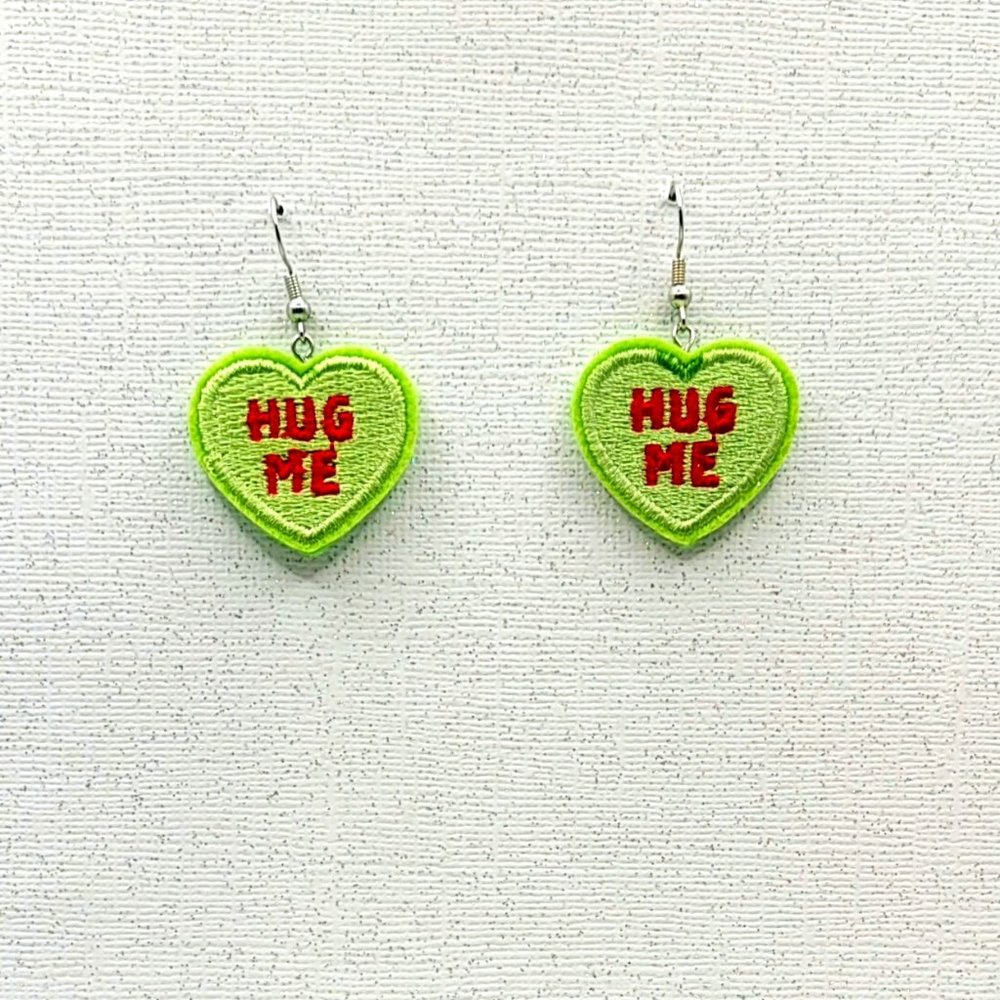 Hug me Conversation patch earrings